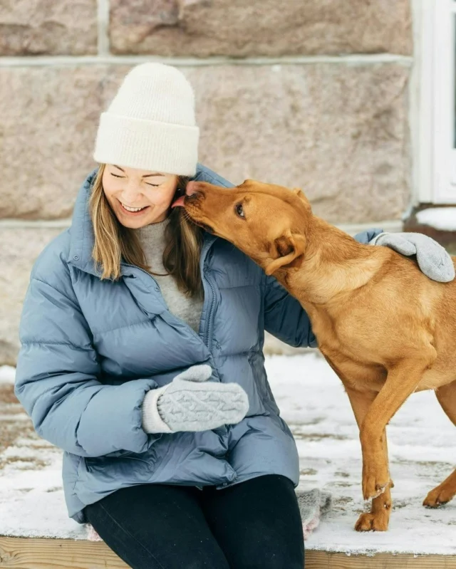 As we enter a brand-new year, we wish you and your beloved furry and four-legged companions a joyful, healthy, and prosperous 2025! 🐕🐈🐴💚If you ask Nutrolin's office dog, Lily, there is never too much cuddling and kissing 😘 Is your dog an avid kisser, too?#Nutrolinlife #Nutrolin #Nutrolindogs